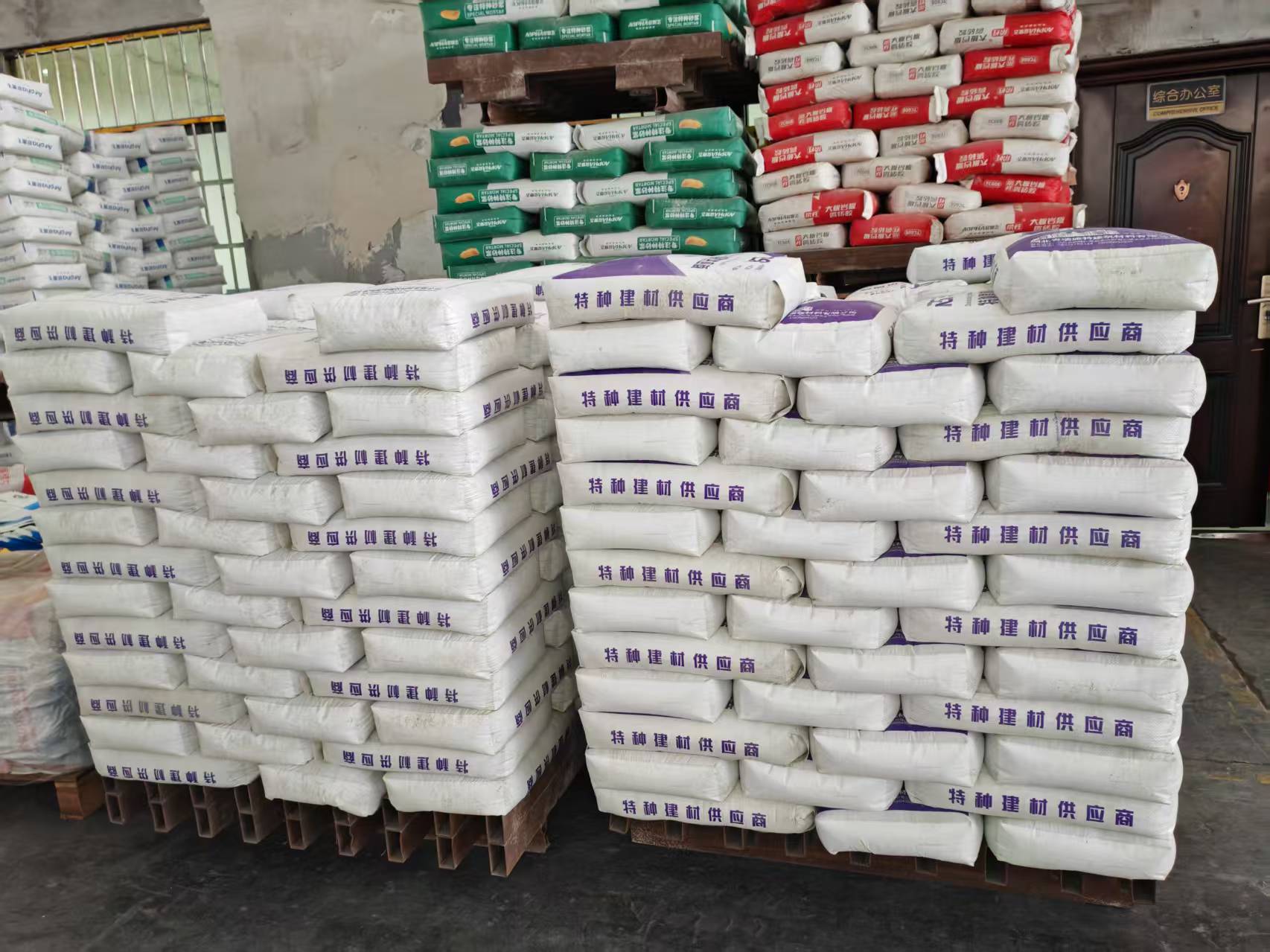 新盈镇拱顶带模注浆料